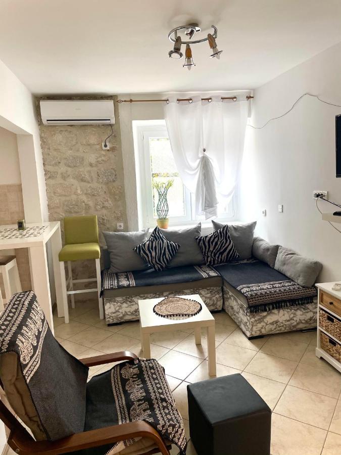 Cozy Little House Kotor Apartamento Exterior foto