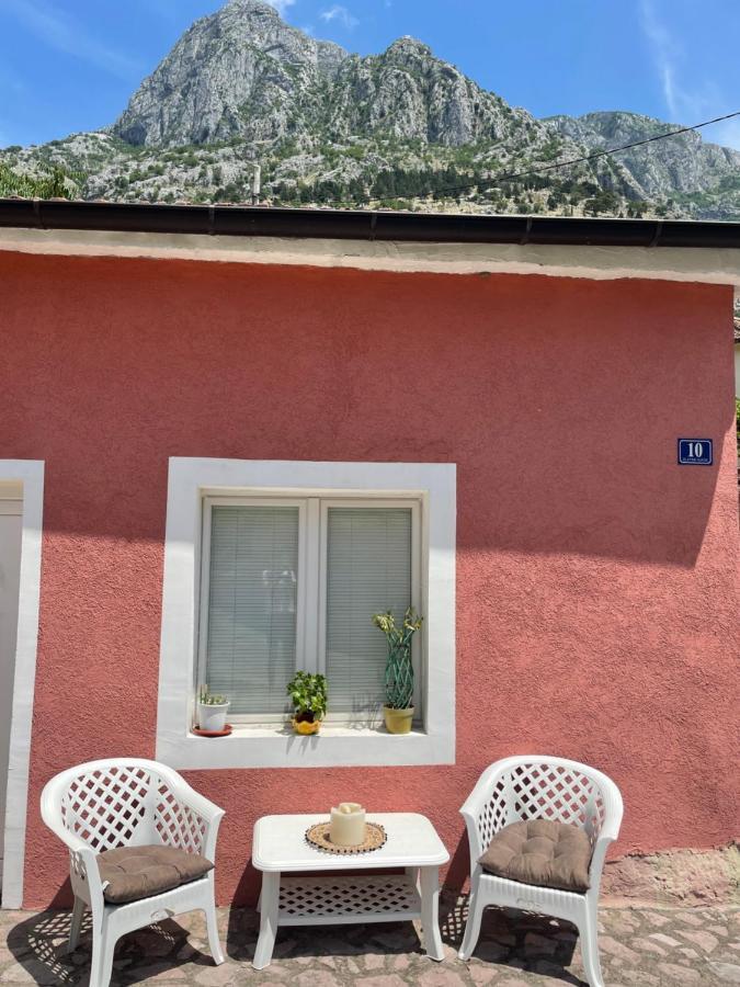 Cozy Little House Kotor Apartamento Exterior foto